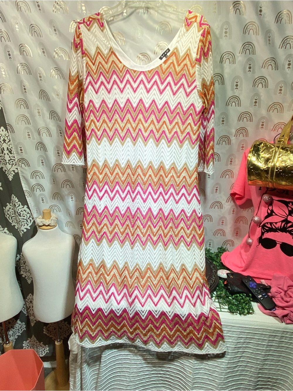 Women’s Chevron Knit Long Sleeve Dress - Pink, Gold & White